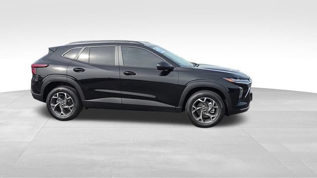 Certified 2026 Chevrolet Trax LT w/ LT Convenience Package FWD image 11