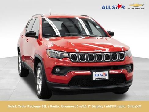 Used 2023 Jeep Compass Latitude image 1