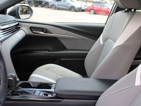 Used 2025 Toyota Camry SE FWD image 28