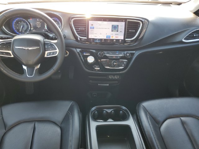Used 2025 Chrysler Pacifica Select FWD image 28