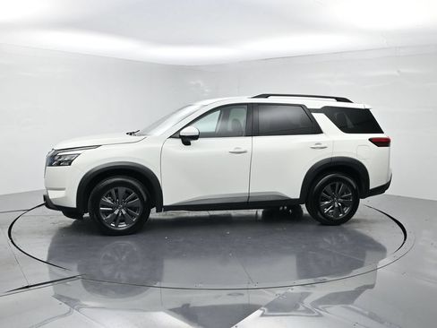 Used 2023 Nissan Pathfinder SV FWD image 3