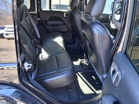 Used 2021 Jeep Wrangler Unlimited Sahara image 36