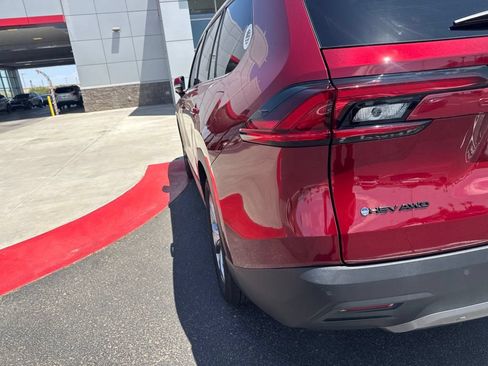 Used 2025 Toyota Grand Highlander AWD Hybrid image 4