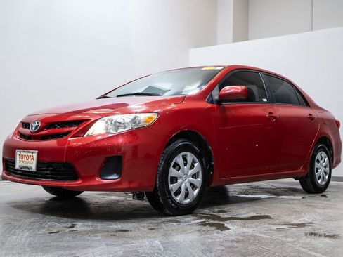 Used 2011 Toyota Corolla LE image 3