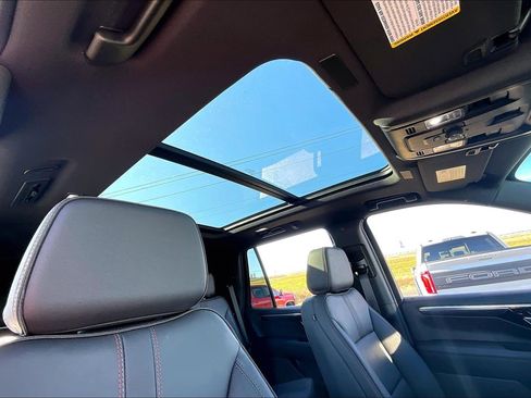 Used 2025 Chevrolet Tahoe RST w/ Comfort Package image 17