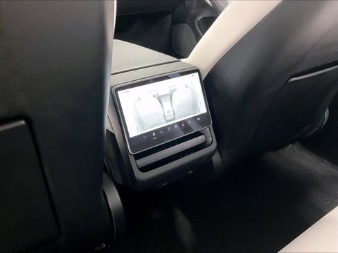 Used 2025 Tesla Model 3 Long Range image 27