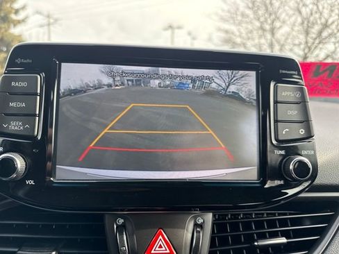 Used 2018 Hyundai Elantra GT image 33