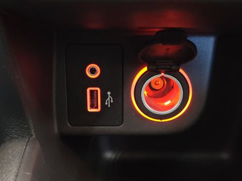 Certified 2025 Nissan Kicks Play S image 21