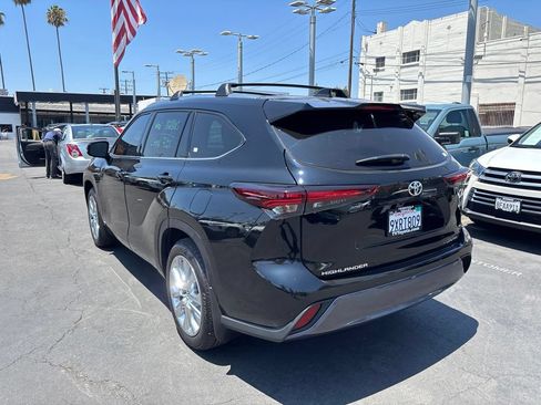 Used 2026 Toyota Highlander Limited AWD/4WD image 6