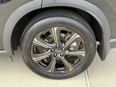 Used 2026 INFINITI QX60 Autograph w/ Dark Cargo Package image 9