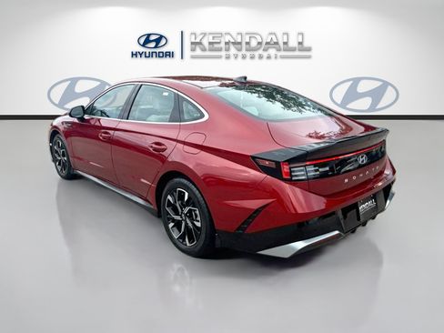 Used 2024 Hyundai Sonata SEL FWD image 4