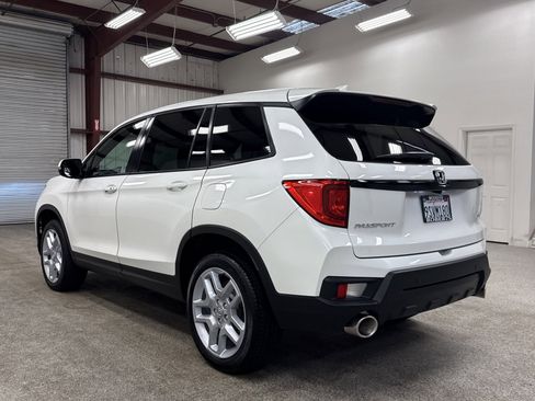 Used 2025 Honda Passport EX-L image 16