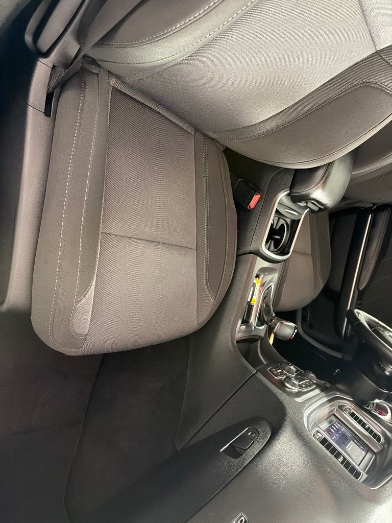 Used 2019 Dodge Charger SXT RWD image 22