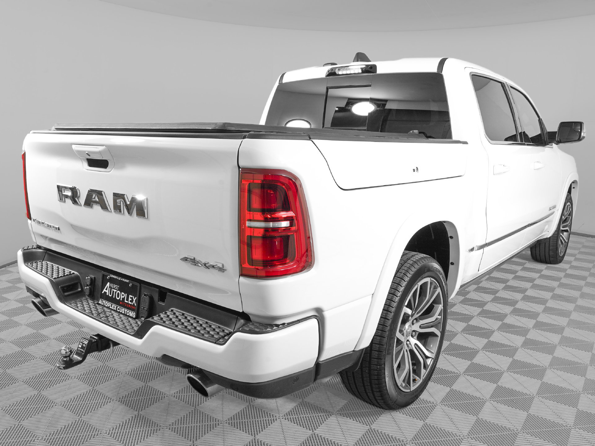 Used 2025 RAM 1500 Tungsten AWD/4WD image 5