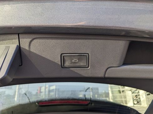 Certified 2023 Volkswagen Atlas Cross Sport SE image 14