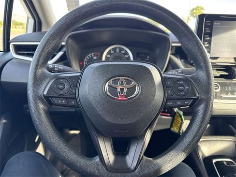 Used 2022 Toyota Corolla LE image 15