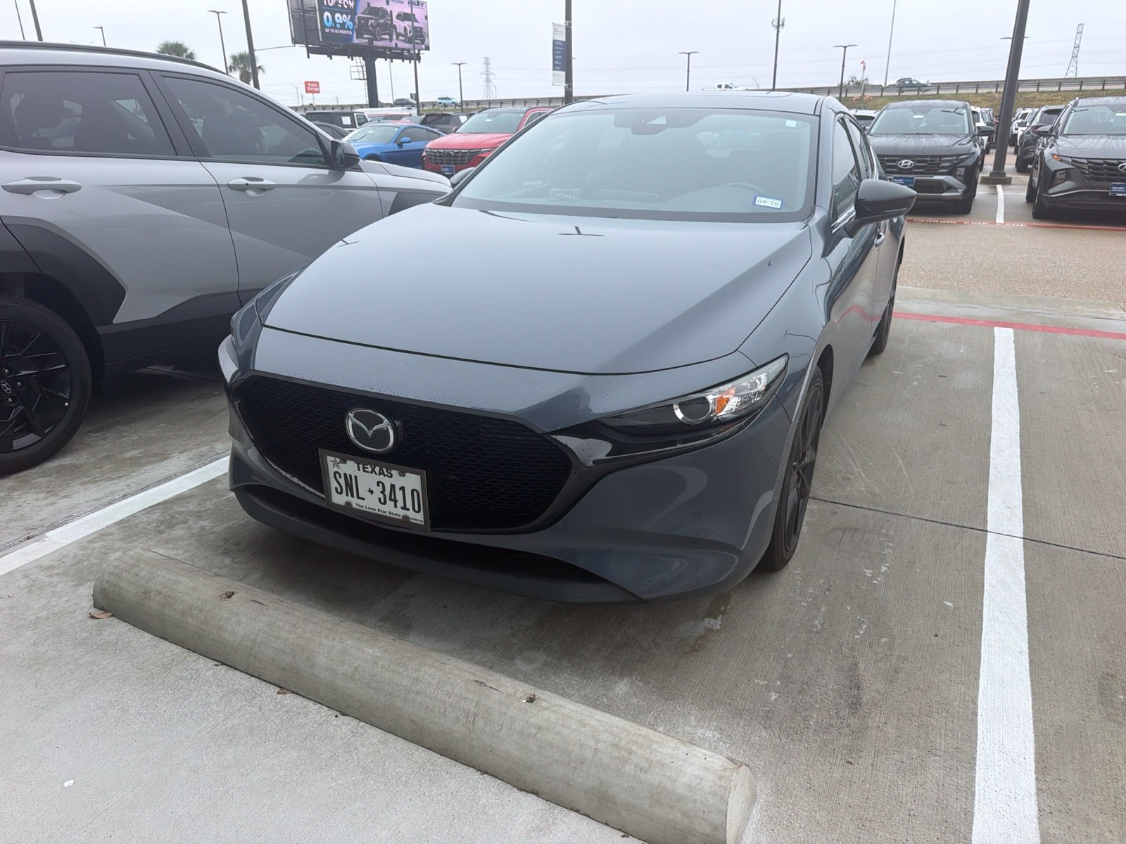 Used 2022 MAZDA MAZDA3 s FWD image 2