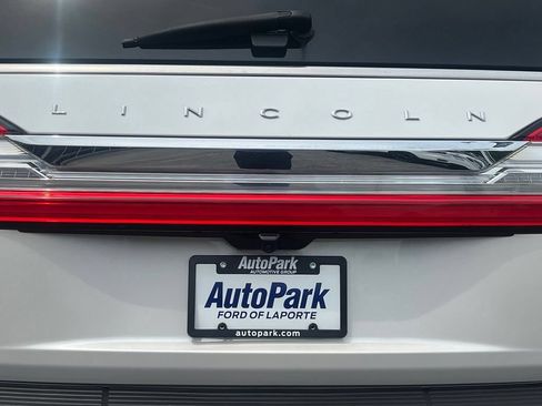 Used 2019 Lincoln Navigator Reserve AWD/4WD image 12