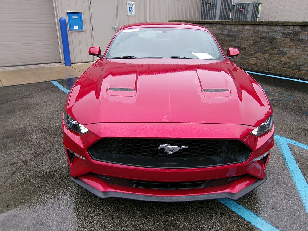 Used 2020 Ford Mustang Coupe RWD image 3
