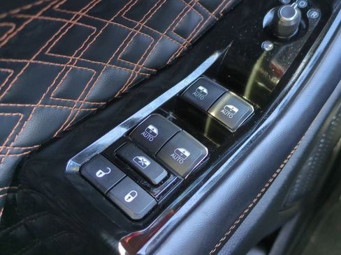 Used 2021 Jeep Grand Cherokee L Summit w/ Luxury Tech Group V AWD/4WD image 25