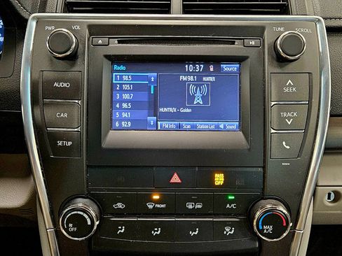 Used 2017 Toyota Camry LE image 17