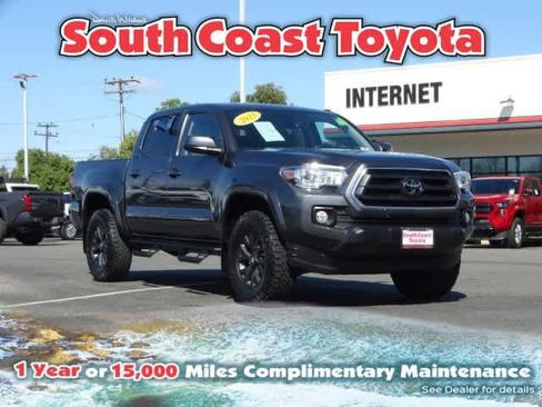 Certified 2023 Toyota Tacoma SR5 image 2