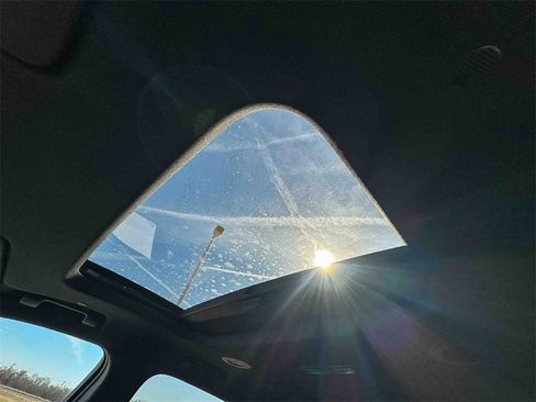 Used 2022 Chevrolet Traverse High Country w/ LPO, Floor Liner Package image 37