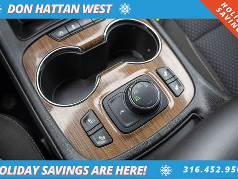 Used 2023 GMC Acadia SLE w/ Elevation Edition image 10