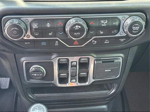 Used 2021 Jeep Wrangler Unlimited Sahara w/ Cold Weather Group AWD/4WD image 26