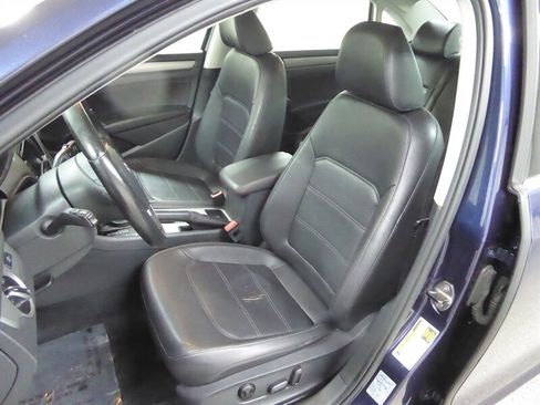 Used 2014 Volkswagen Passat 2.5 SE image 18