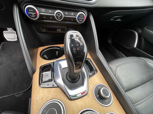 Used 2020 Alfa Romeo Giulia Ti w/ Quick Order Package 22X Lusso image 15