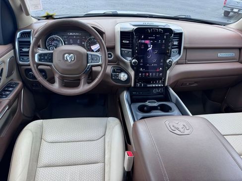 Used 2019 RAM 1500 Laramie AWD/4WD image 6