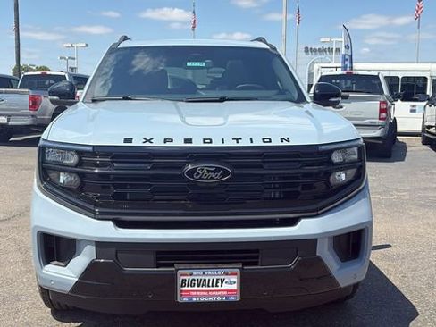 New 2026 Ford Expedition Platinum w/ Stealth Appearance Package AWD/4WD image 8