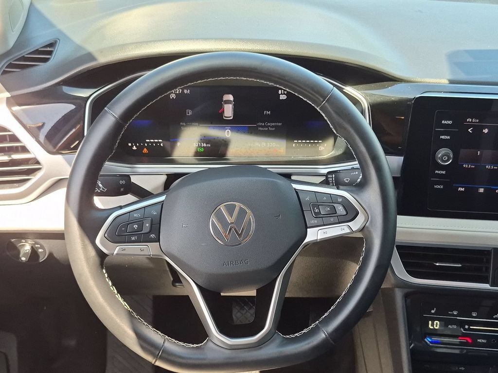 Used 2025 Volkswagen Taos SE AWD/4WD image 23