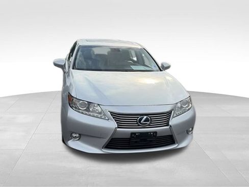 Used 2013 Lexus ES 300h w/ Luxury Pkg FWD image 26