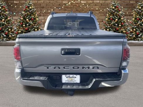 Used 2021 Toyota Tacoma TRD Off-Road image 4