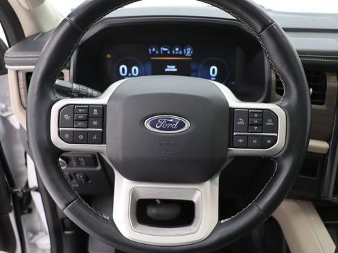Used 2022 Ford Expedition Limited image 21