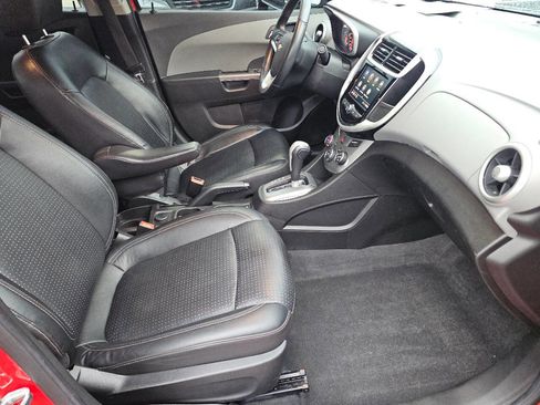 Used 2020 Chevrolet Sonic Premier image 24