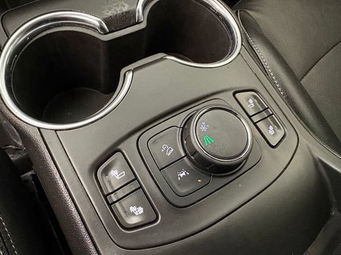 Used 2024 GMC Terrain SLT FWD image 35