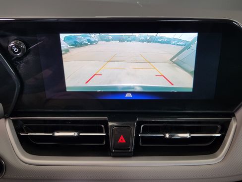 Used 2025 Chevrolet TrailBlazer LT AWD/4WD image 19