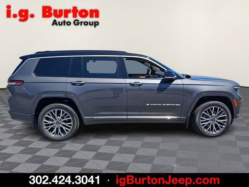 Used 2025 Jeep Grand Cherokee L Summit AWD/4WD image 7