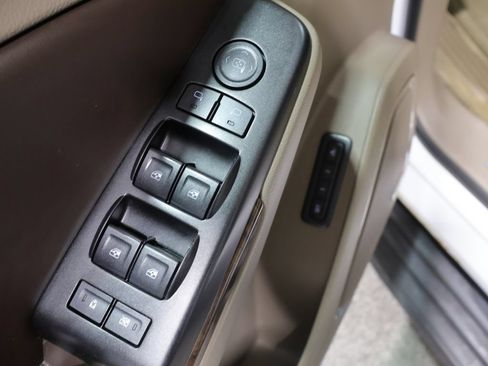 Used 2016 Chevrolet Suburban LT AWD/4WD image 13