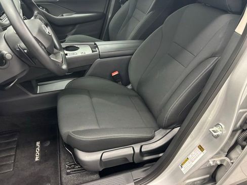 Used 2025 Nissan Rogue S FWD image 14
