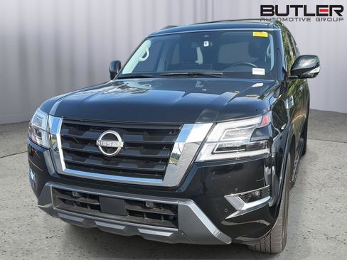 Used 2023 Nissan Armada SL w/ Captain's Chairs Package AWD/4WD image 3