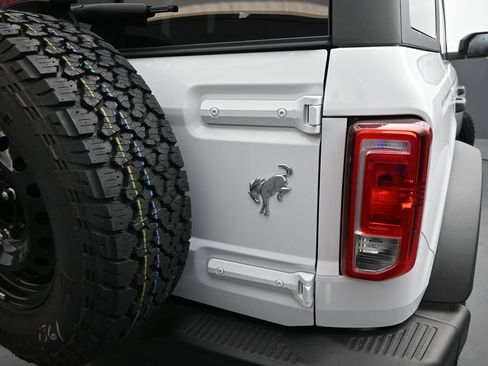 New 2026 Ford Bronco Big Bend w/ Black Diamond Package AWD/4WD image 2