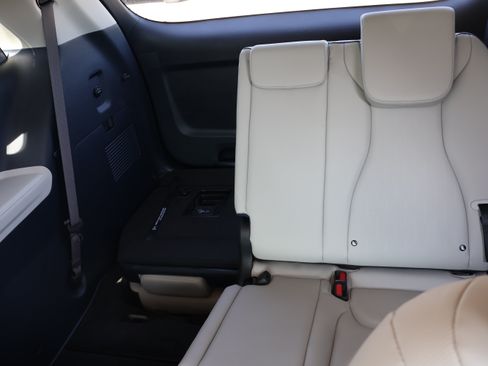 Used 2025 Kia Carnival EX FWD image 18