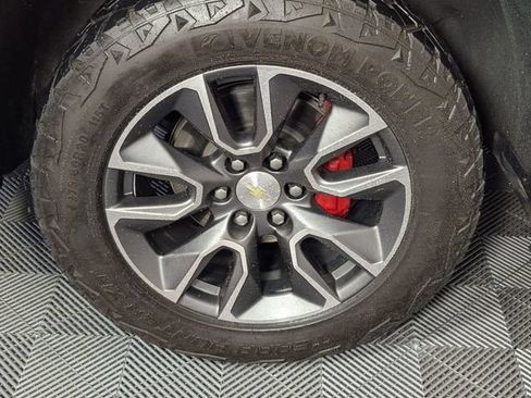 Used 2022 Chevrolet Silverado 1500 LT AWD/4WD image 8