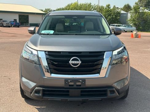 Used 2024 Nissan Pathfinder SV AWD/4WD image 36