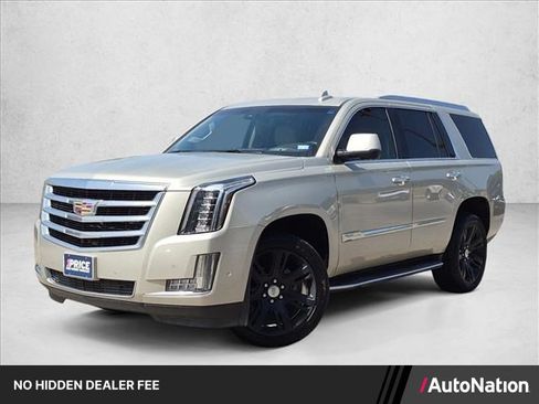 Used 2017 Cadillac Escalade Luxury RWD image 1