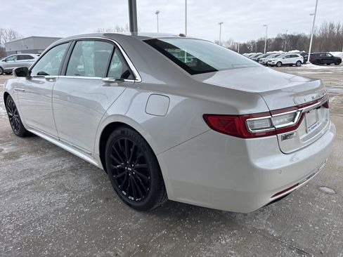 Used 2017 Lincoln Continental Select w/ Climate Package image 4